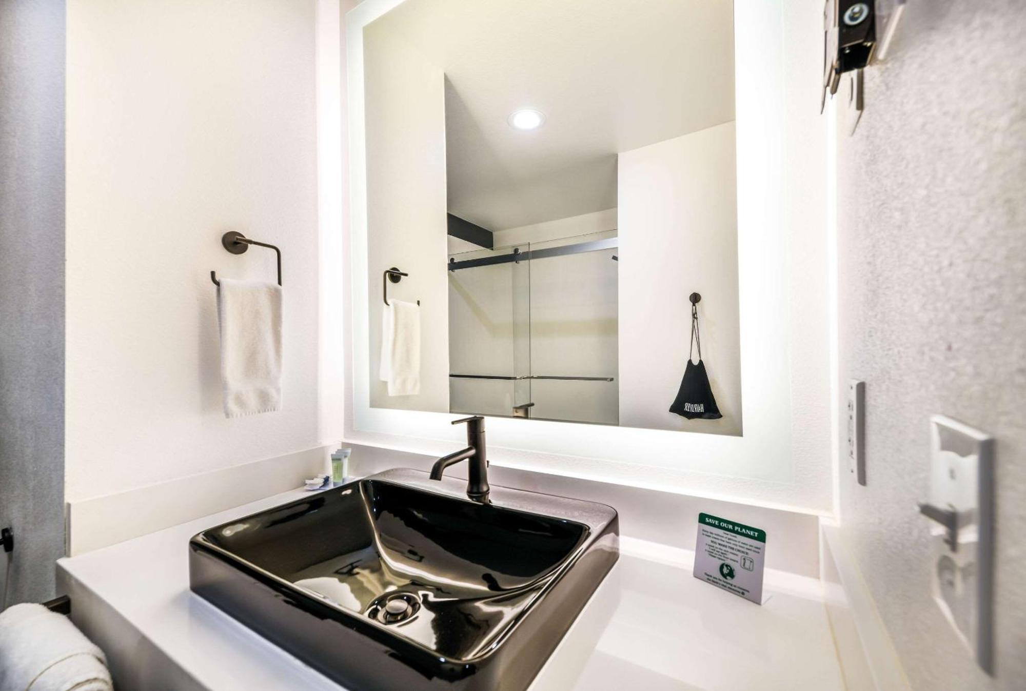 Hy-Lo Hotel, Ascend Hotel Collection Calera Kültér fotó